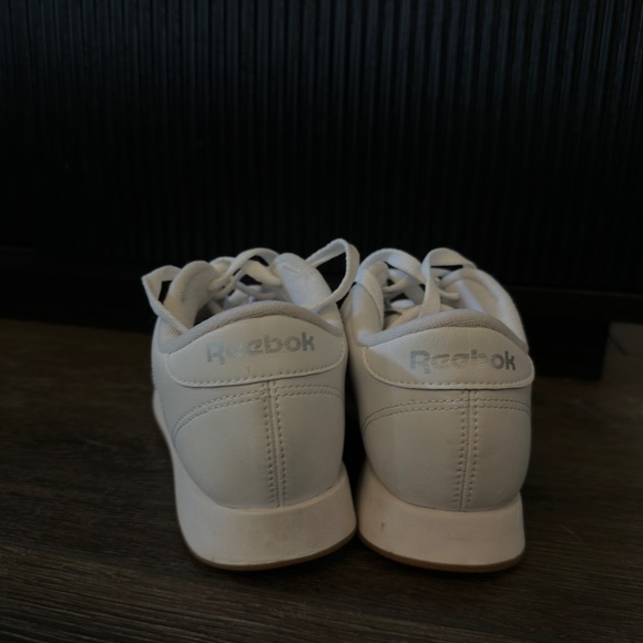 REEBOK classics women’s size 6.5 white gently used - Picture 3 of 9